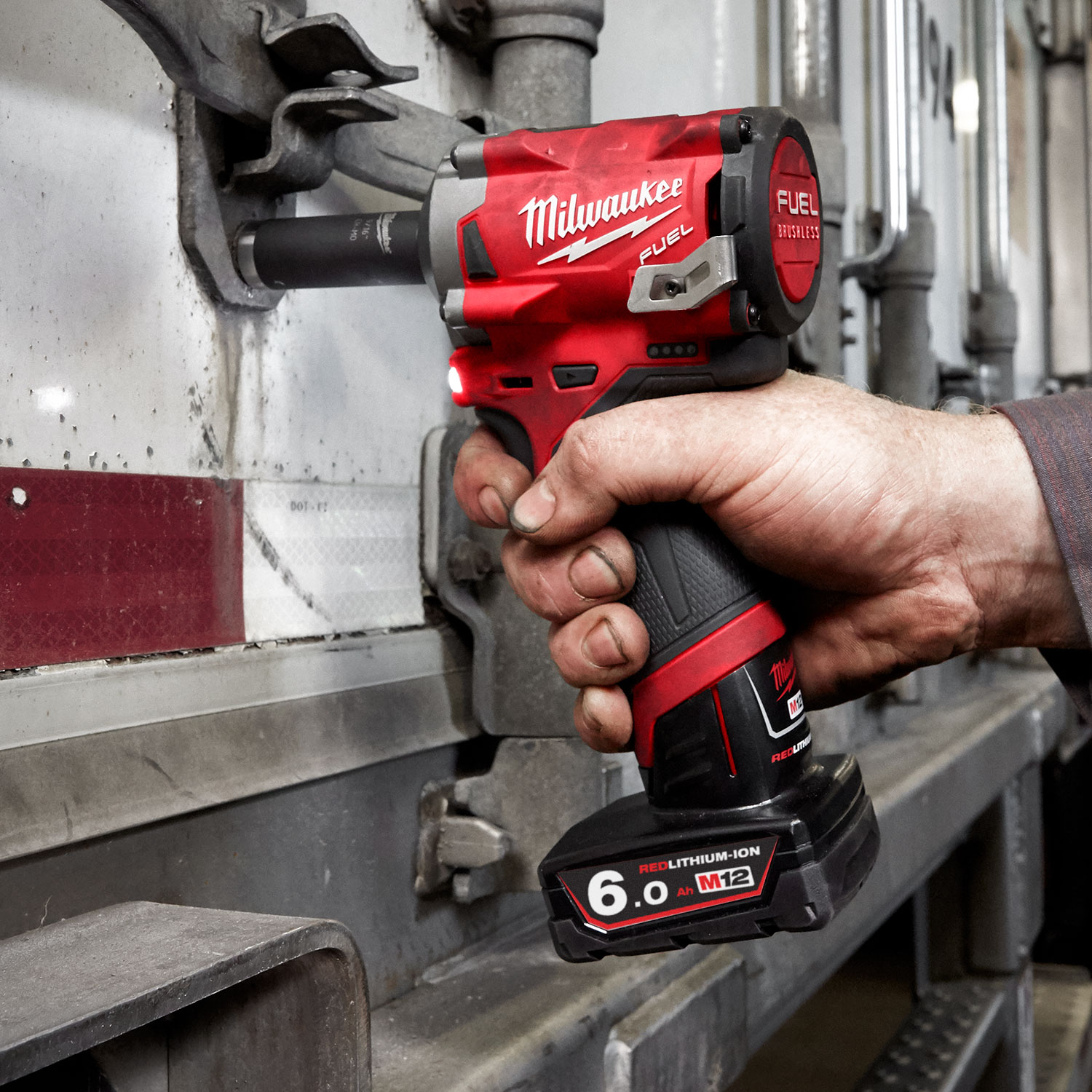 Гайковерт milwaukee m12. Аккумуляторный гайковерт Milwaukee m12 fiwf12-422x fuel 4933464616. Milwaukee Impact Wrench m12. Milwaukee m12 Impact.